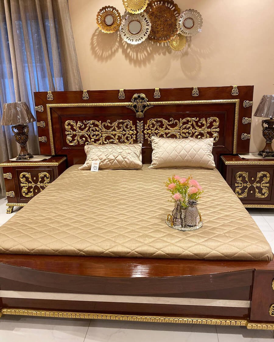 Elegant Antique Chest Design